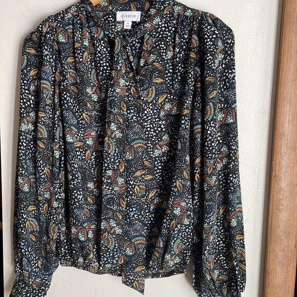 EVEREVE Charlie Tie Neck Blouse - Picture 7 of 16